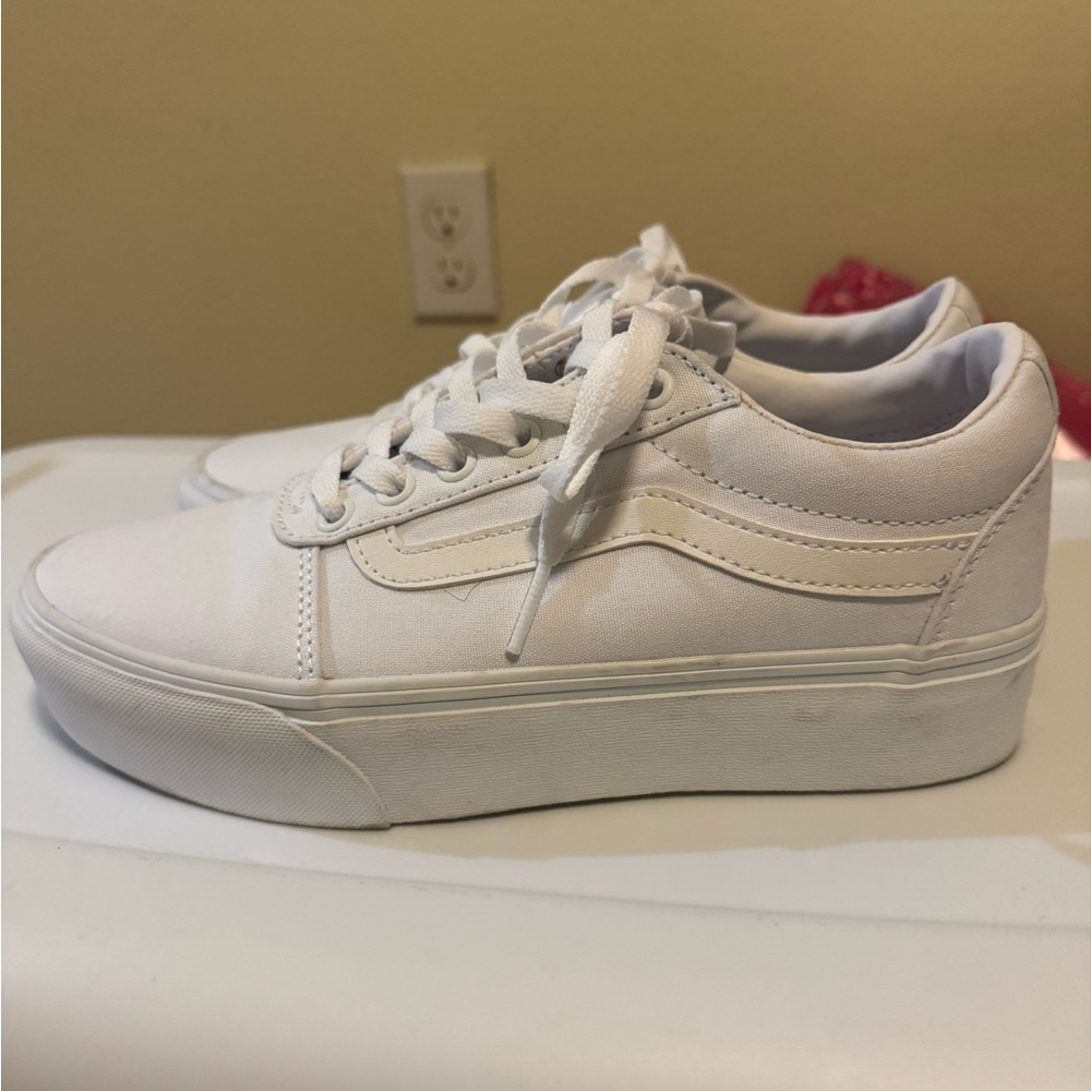 VANS Classic White Low-Top Canvas Sneakers - Picture 2 of 6